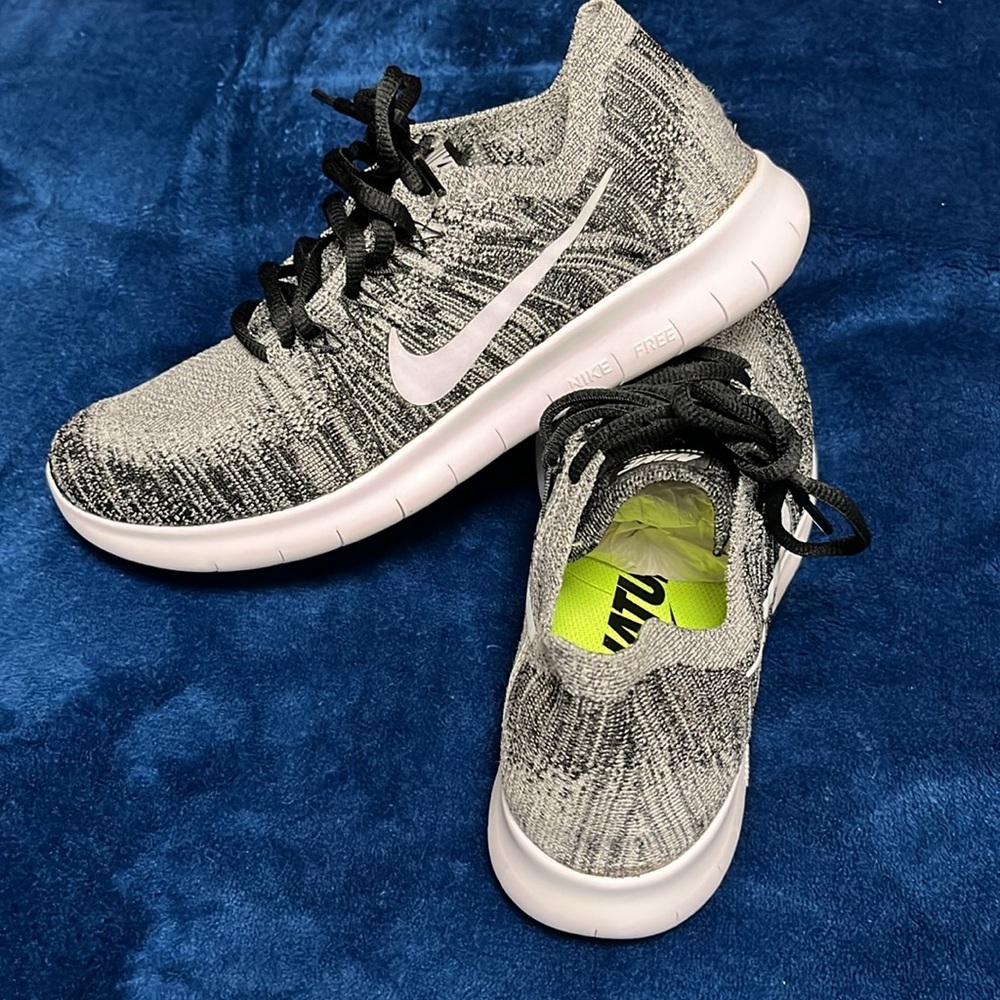 Nike Run Natural Free and Flexible 880843-003 size 8 men’s new without box FINAL